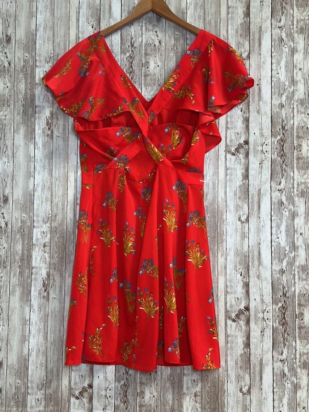 Chelsea28 Womens Fit Flare Red Floral Dress Twist Back V-Neck sz Medium Satin
